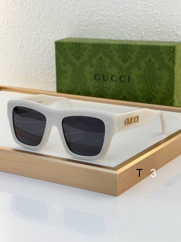 Gucci Sunglasses 686